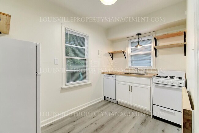 Building Photo - 710 Rubel Ave