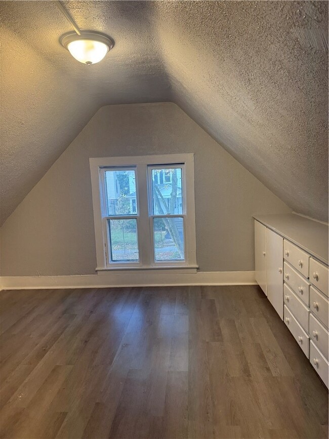 Building Photo - 686 Seward St