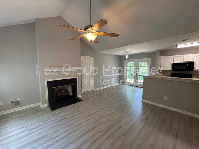 Building Photo - 401 Cedarcroft Dr