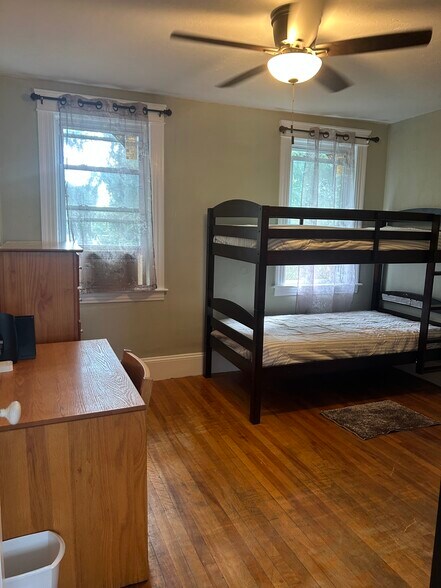 Building Photo - 7 Cristy St