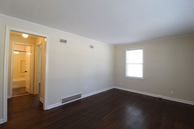 Building Photo - 1 Bedroom 1 Bath Duplex in Navy Hill Area in Olathe