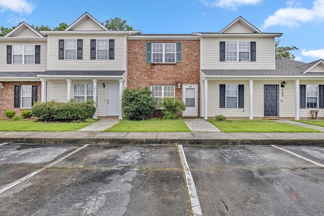 Primary Photo - 705 Timberlake Trail