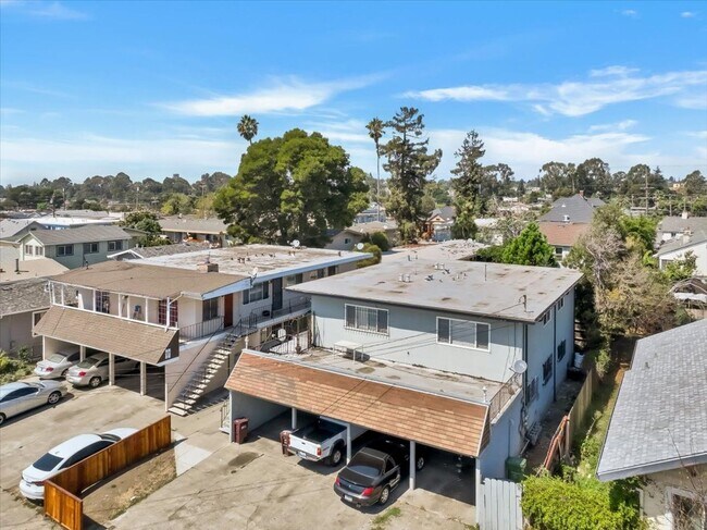 Building Photo - 2901 Octavia St