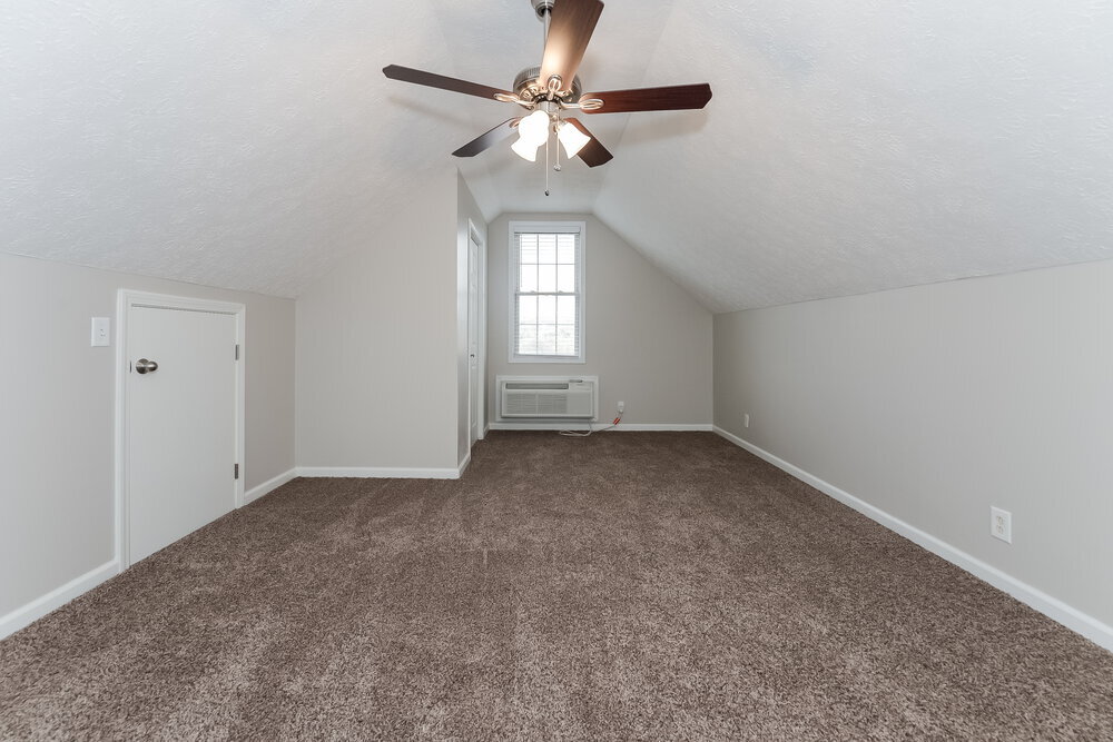 Building Photo - 165 Brookview Cir