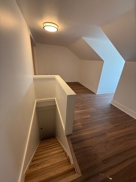 Building Photo - 4928 Sciota St