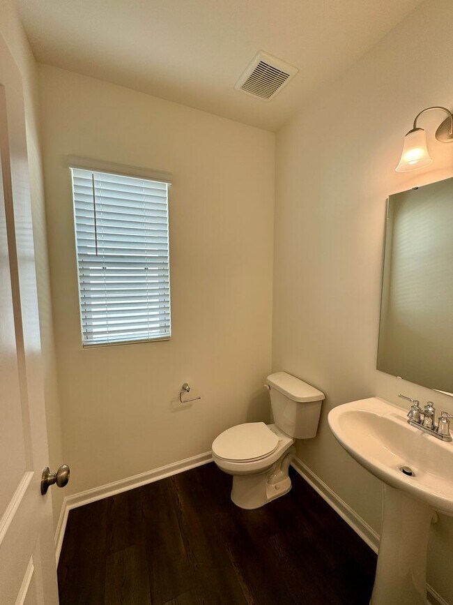 Building Photo - Beautiful 3BR/2.5 Bath in Union County.