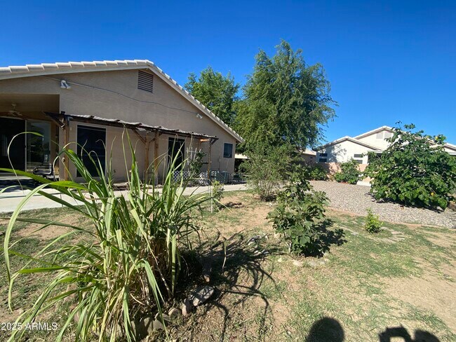 Building Photo - 18231 N Coyote Lakes Pkwy