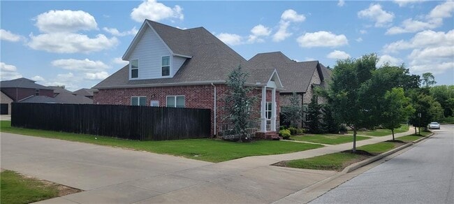Building Photo - 3417 W Pinot Ln