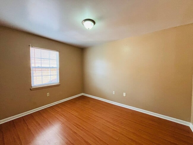 Building Photo - 307 Loudon Rd