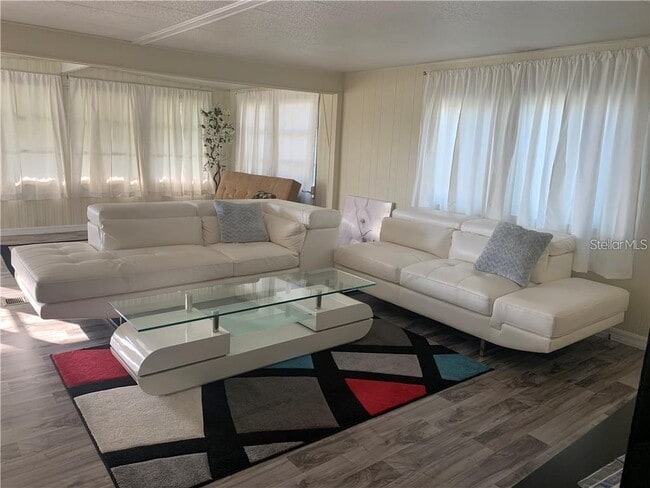 Building Photo - 10 Boca Ciega St