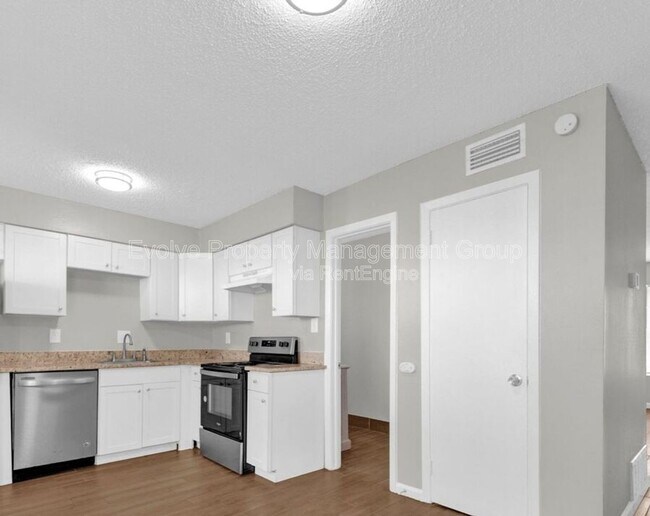 Building Photo - 3434 Spottswood Ave