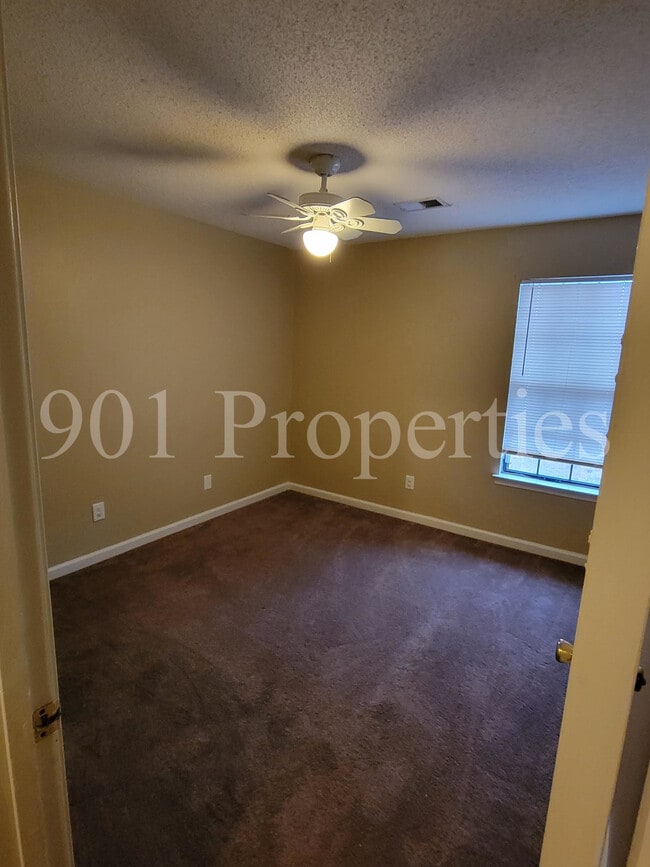 Building Photo - 2812 Maryland Cir W