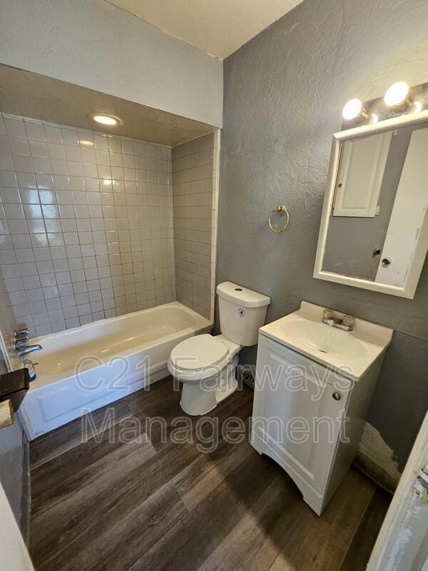 Building Photo - 537 3rd St