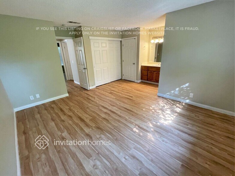 Building Photo - 10059 Glen Grove Ct