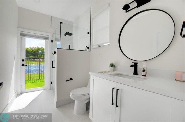 Building Photo - 2563 Jardin Ln