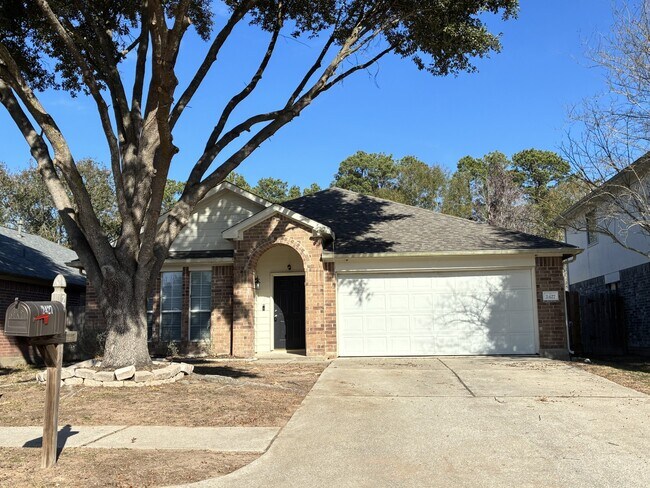 Building Photo - 2427 Halstead Dr