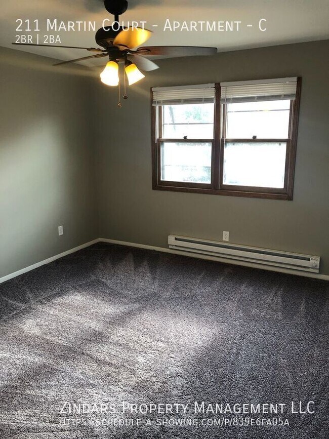 Building Photo - 211 Martin Ct