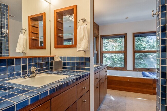 Building Photo - 283 Monterey Pine Rd