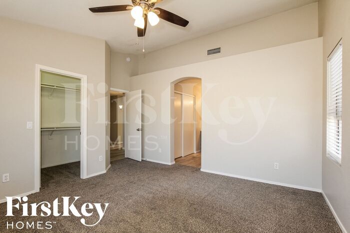 Building Photo - 8534 W Tuckey Ln
