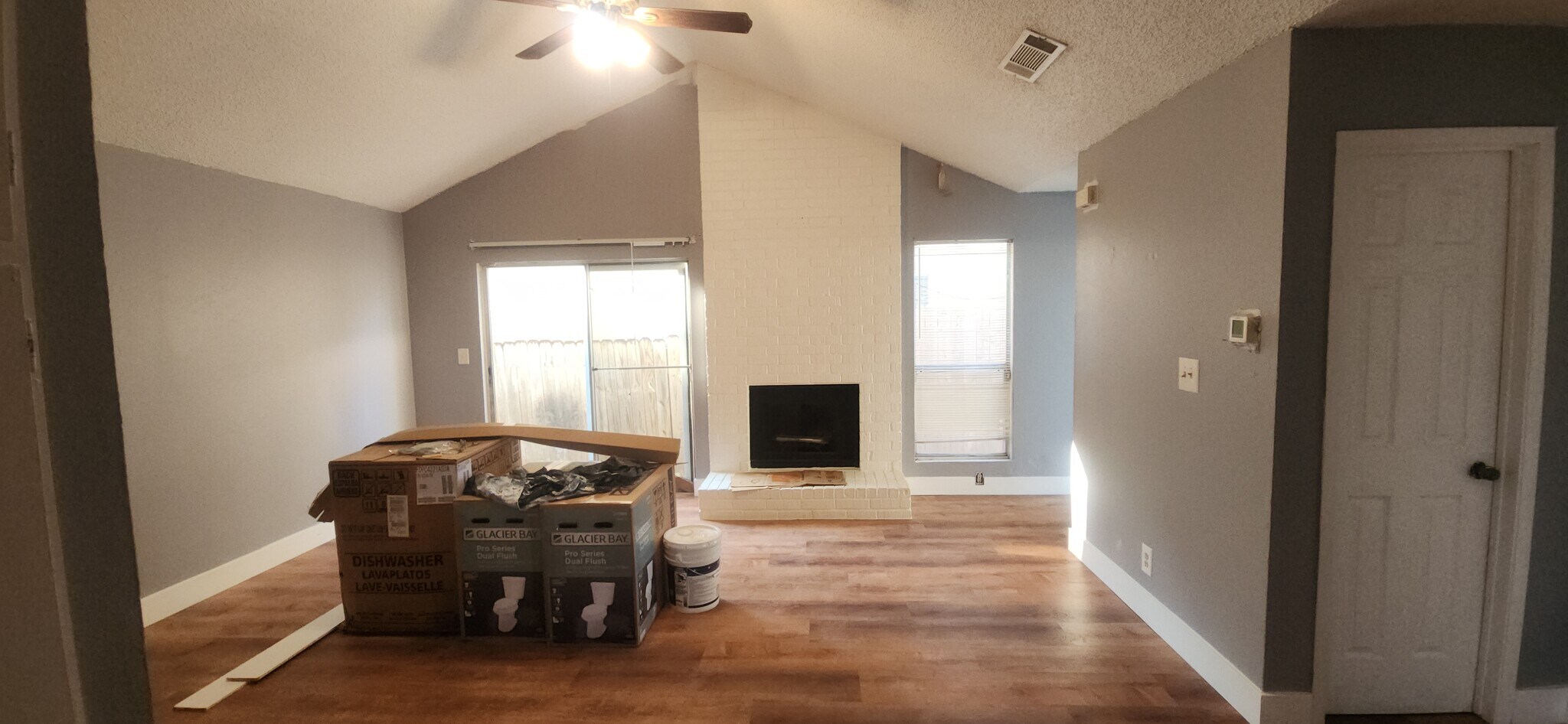 Living - 10434 Doc Holliday Trl