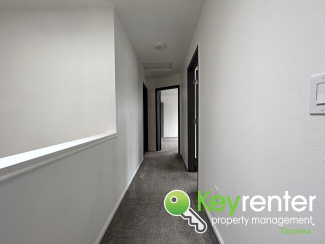 Building Photo - Exceptional 2 Bed 2 Bath Downtown Condo