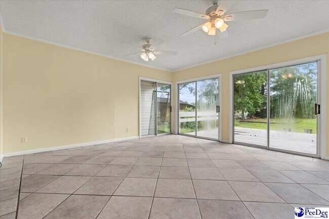 Building Photo - 3820 W Lake Dr