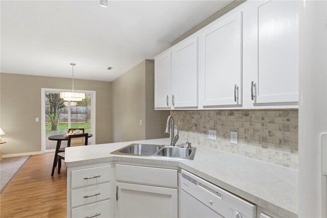 Building Photo - 932 S Curtis Ave