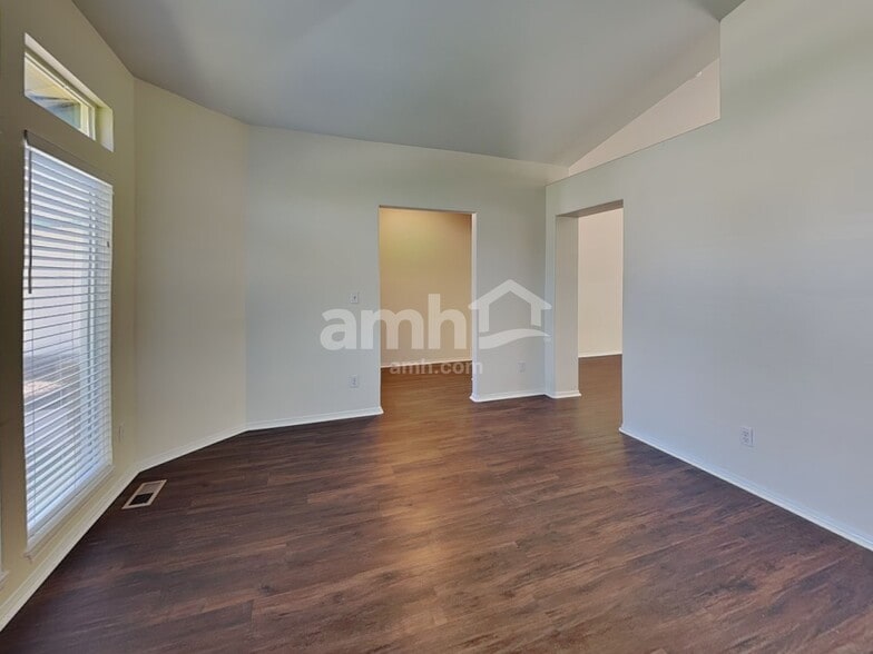 Building Photo - 2839 W Santa Clara Dr