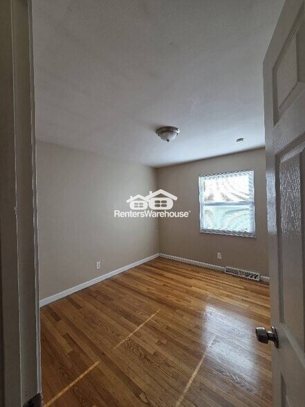 Building Photo - 3104 Wheaton Ave