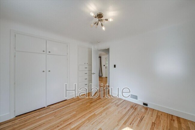 Building Photo - 414 S Pond St
