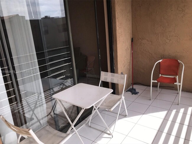 Building Photo - 1820 SW 81st Ave