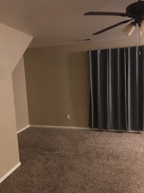 Building Photo - 899 Canary Ln