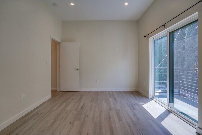 Building Photo - 4636 Lomita St