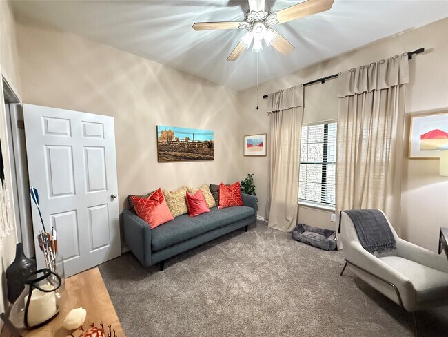 Building Photo - 6607 Brodie Ln