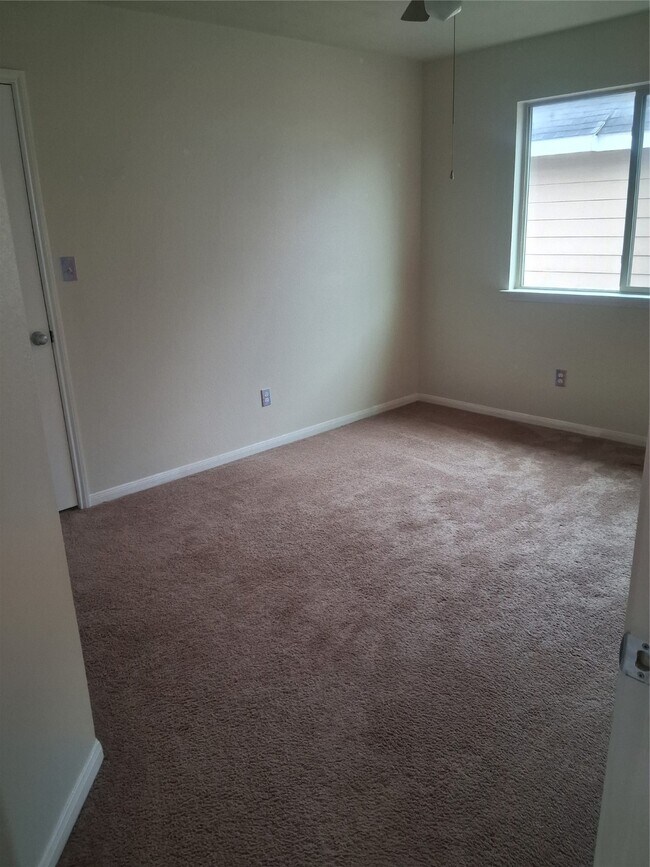 Building Photo - 13610 Spectacled Bear