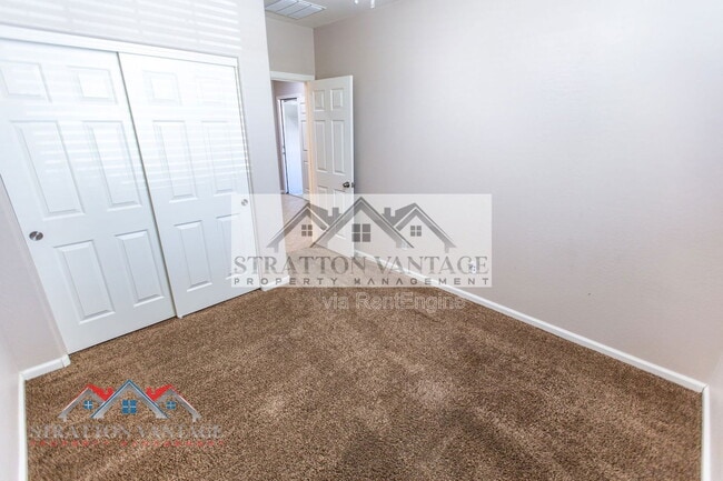 Building Photo - 7465 E Osage Ave