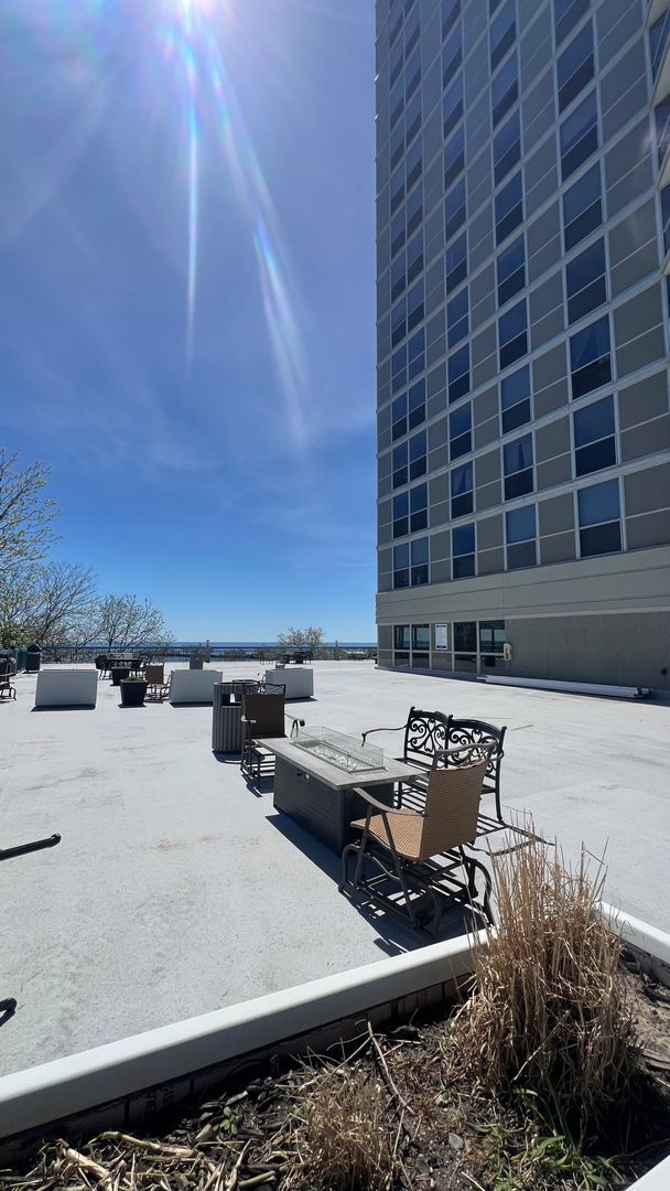 Building Photo - 1660 N Prospect Ave