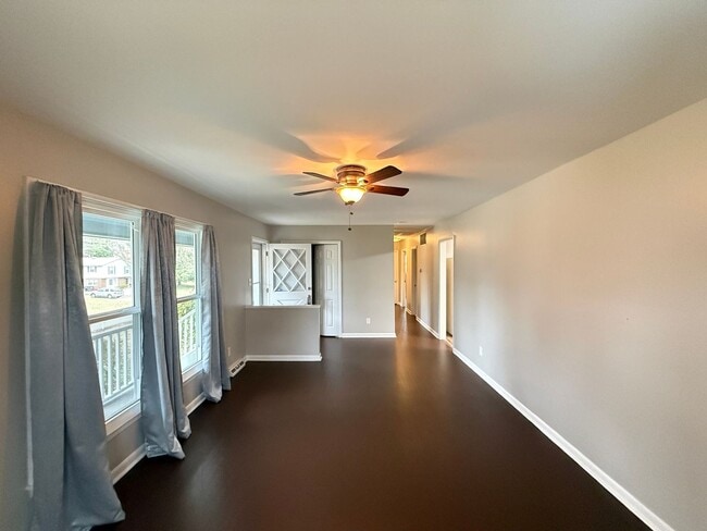 Building Photo - 213 Foxcroft Dr