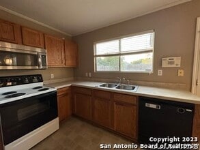 Building Photo - 8019 Rio NIEBLA