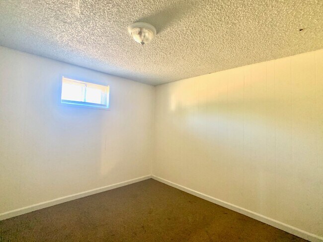 Building Photo - 905 9th Ave