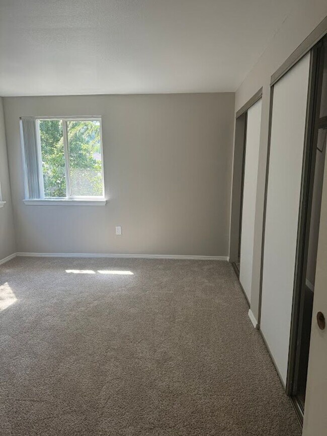 Building Photo - Everything you’ve been dreaming of is here. Come Lease today!