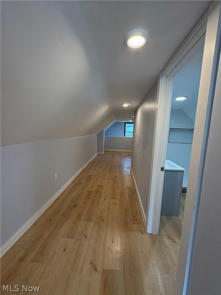 Building Photo - 946 E 79th St