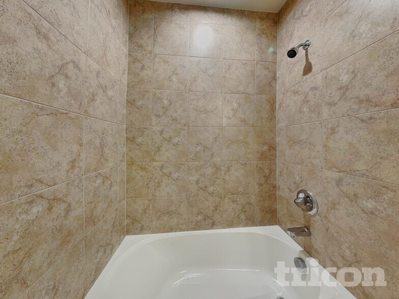 Building Photo - 11126 Daybreak Glen