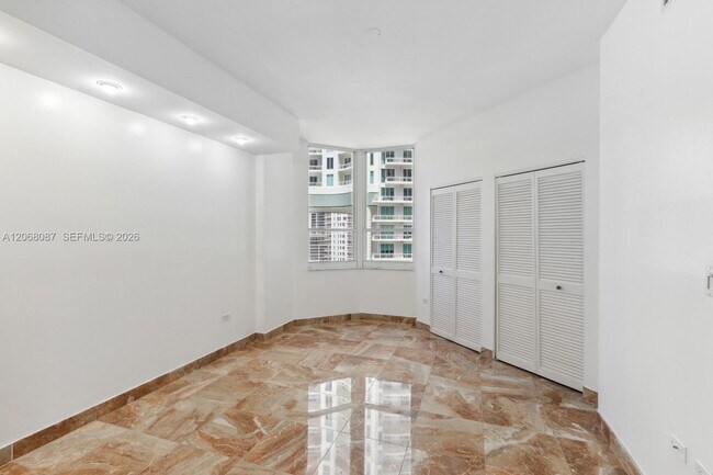 Building Photo - 888 Brickell Key Dr