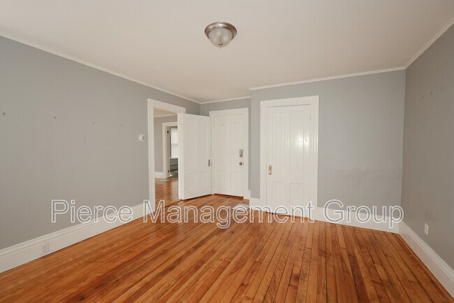 Building Photo - 6 Blake St