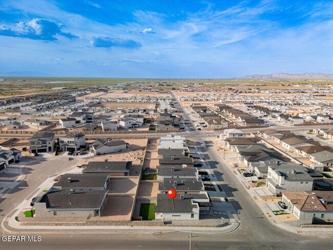 Building Photo - 3741 Peak Pl