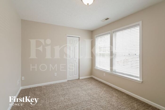 Building Photo - 919 Littleton Dr