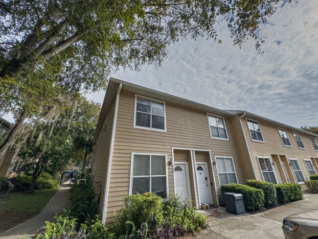 Building Photo - 4415 SW 34th St