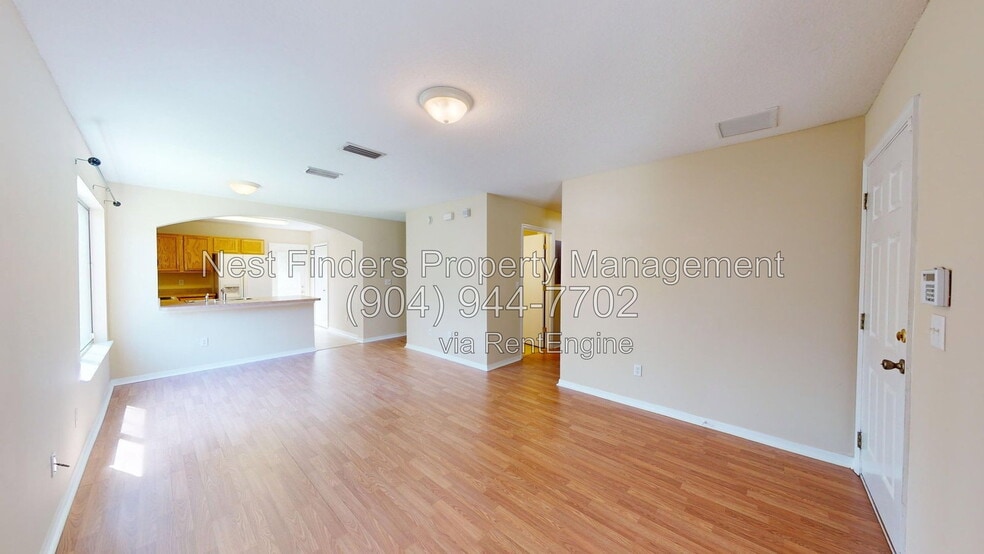 Building Photo - 315 Redwood Ln
