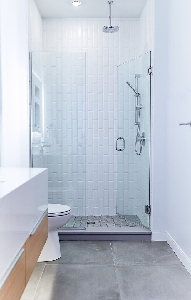 Building Photo - 121 Middle St